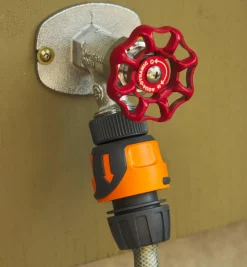 Auto-Retracting Hose Reel