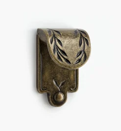 Inspirations Leaf Motif Finger Pull