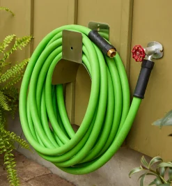 Lee Valley 3/4" Garden Hose With Swivel Collars