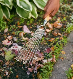 Lee Valley Hand Rake