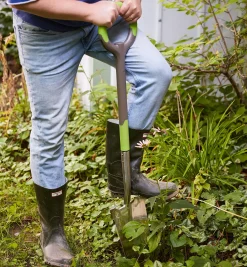 Radius Ergonomic Stainless-Steel Digging Spade