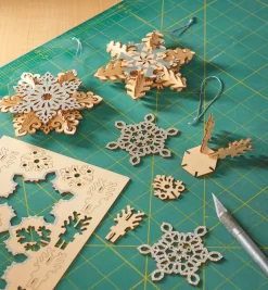 Wooden Snowflake Ornaments Kit