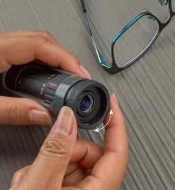 Zoom Monocular
